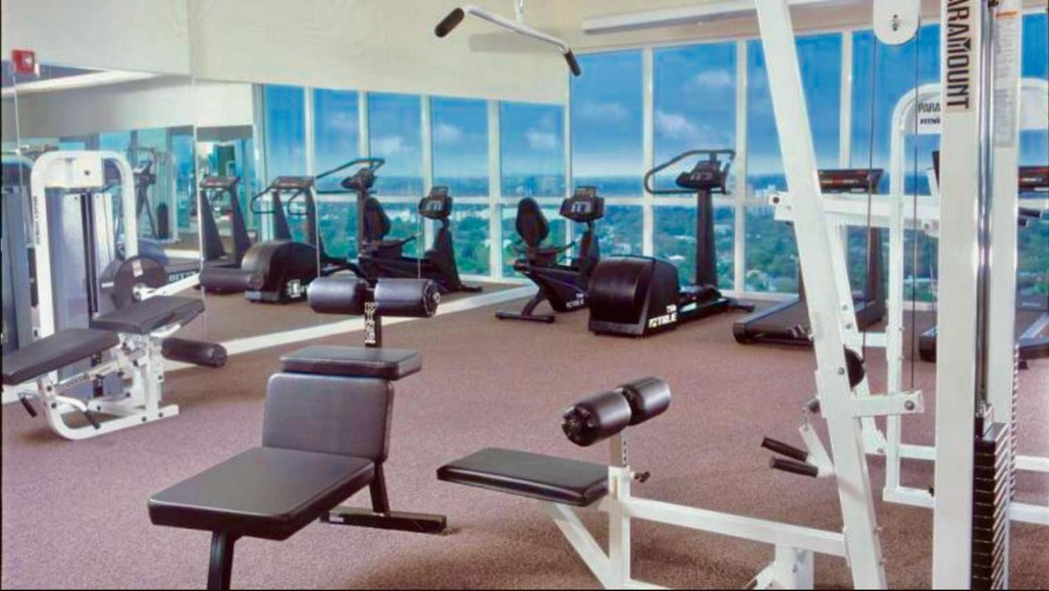 Apartment Balcony Ocean View ! Pool - Wifi - Gym - Parking *